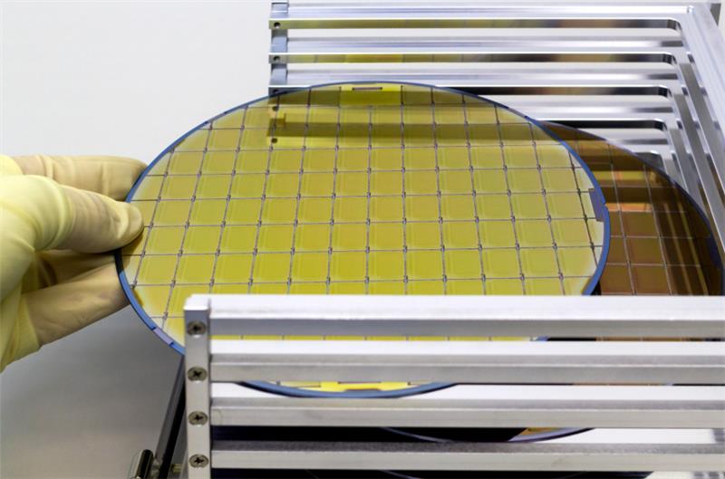 Laser wafer dicing in semiconductor manufacturing